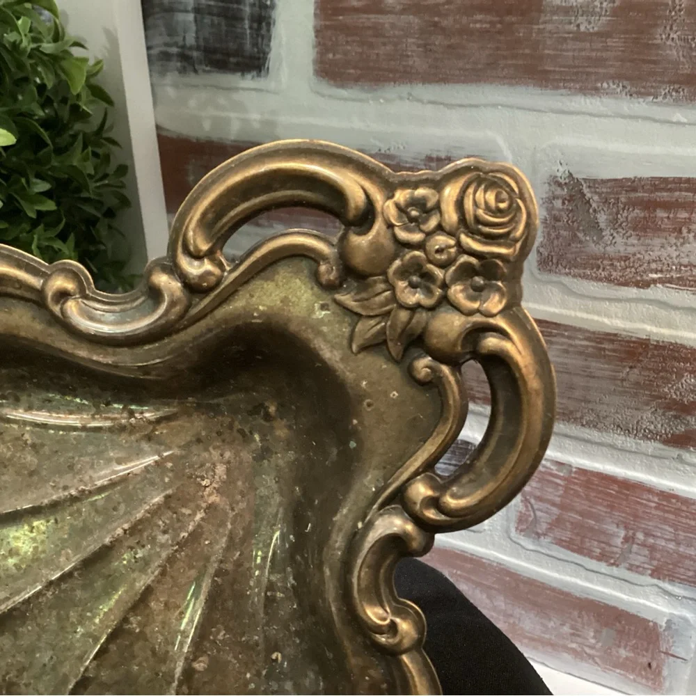 🟡 Vintage Floral Designed Metal Crafted Decor Tray - Very Unique - Very Nice - Picture 3 of 9